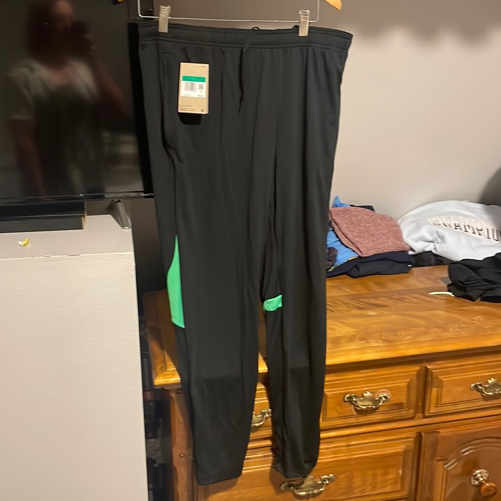 Mens Nike dri-fit M/L/XL standard fit joggers/athletic pants